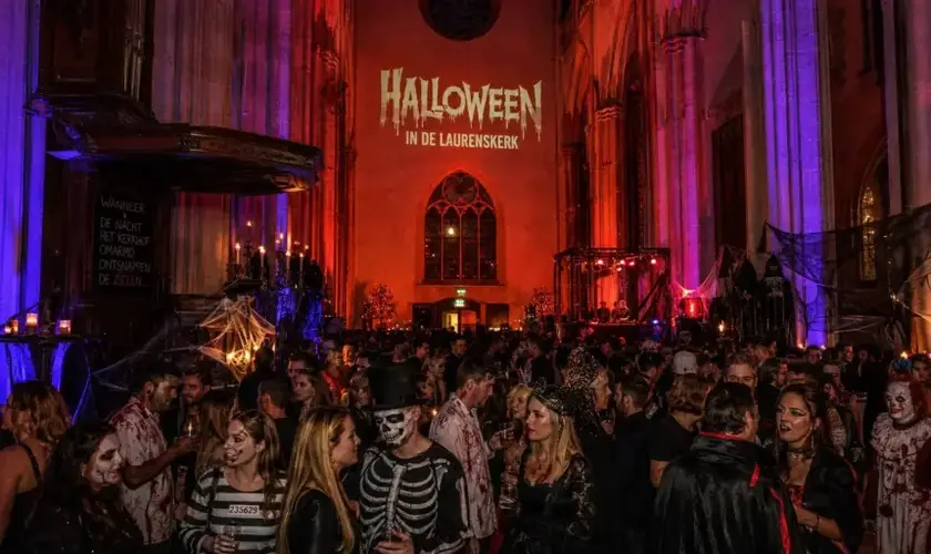 Cristãos fazem abaixo-assinado contra festa de Halloween em igreja histórica na Holanda