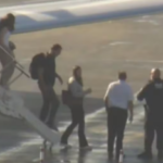 Flávio Bolsonaro chega a Miami após fuga do Brasil