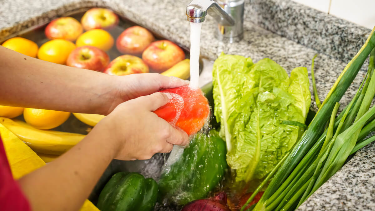Dicas para higienizar frutas, legumes e verduras corretamente
