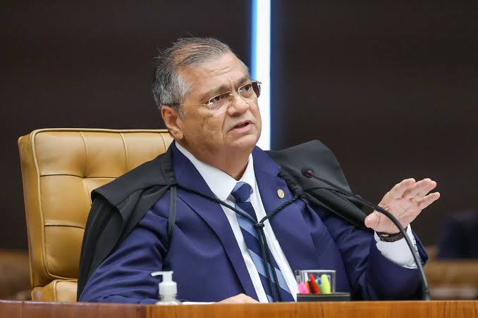 Dino relata ameaças de morte e afirma que não mudará atuação no STF