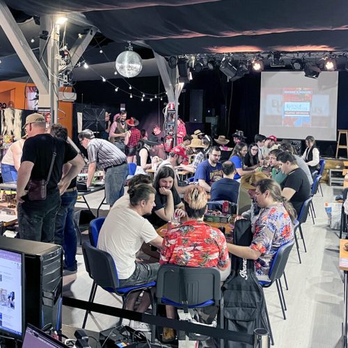 Missionário usa jogos de tabuleiro para pregar o Evangelho e alcança jovens na Eslovênia