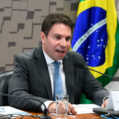 Alexandre Ramagem, ex-deputado federal, é solto após prisão nos EUA