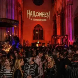 Cristãos fazem abaixo-assinado contra festa de Halloween em igreja histórica na Holanda