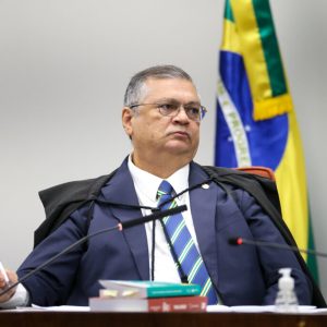 Flávio Dino manda Polícia Federal investigar “emendas Pix”
