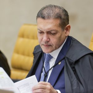 Kassio pede manifestação da PGR sobre revisão criminal de Bolsonaro
