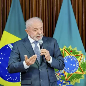 Decreto sobre regulação de redes sociais vira novo embate entre poderes
