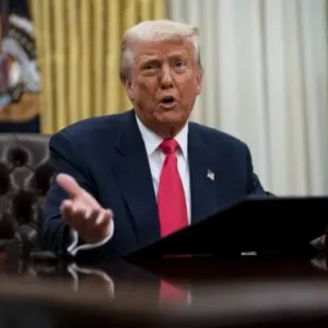 Trump cancela ataques ao Irã e volta a falar em acordo de paz; Teerã diz não ter aprovado nada
