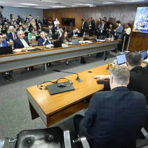 CPMI do INSS ganha fôlego com Lulinha, mas oposição tem impasse com prorrogação