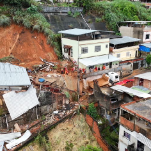 Destruição e mais de 60 mortos: buscas entram no quarto dia em MG