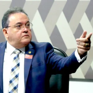 Roberto Rocha diz que está filiado ao PRTB e critica o Novo nas redes sociais