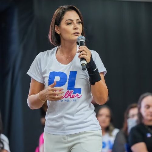 Michelle Bolsonaro decide deixar presidência do PL Mulher