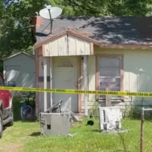 Atirador mata oito crianças em ataques a casas nos EUA; o homem era pai de sete, das oito vítimas