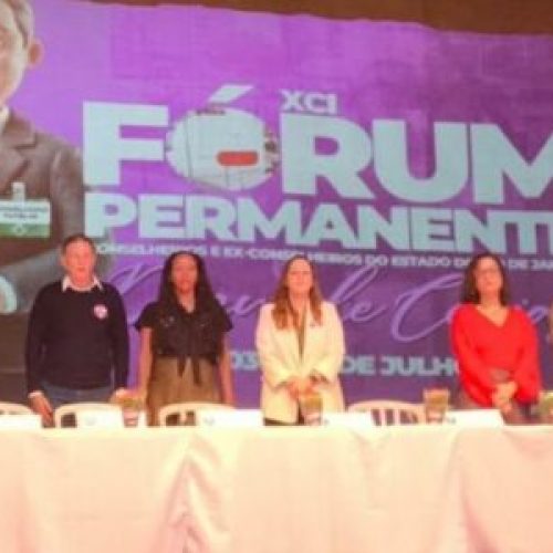 Advogados repudiam promotora que se ofendeu com fala cristã