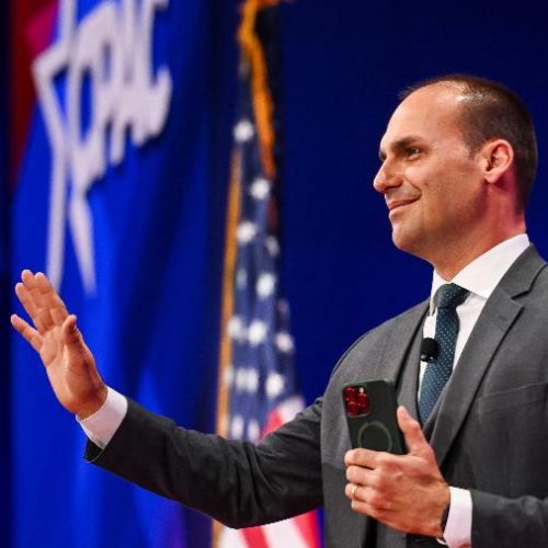 Moraes marca interrogatório de Eduardo para o dia 14 de abril