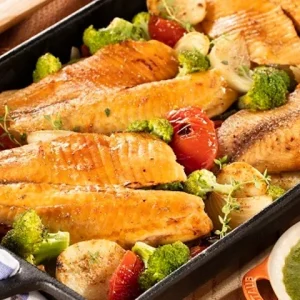 Filé de tilapia com legumes