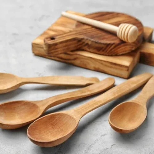 Aprenda como limpar os utensílios de madeira