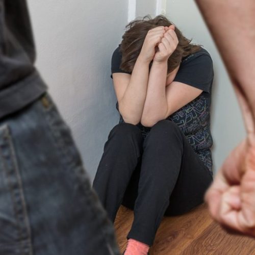 Homem invade, agride, sequestra e mantém mulher em cárcere privado dentro da própria casa no MA