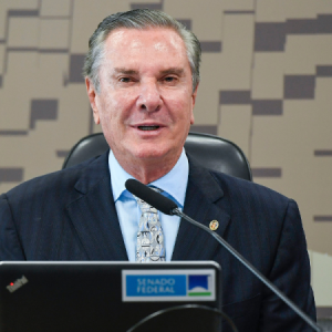 STF concede prisão domiciliar ao ex-presidente Fernando Collor