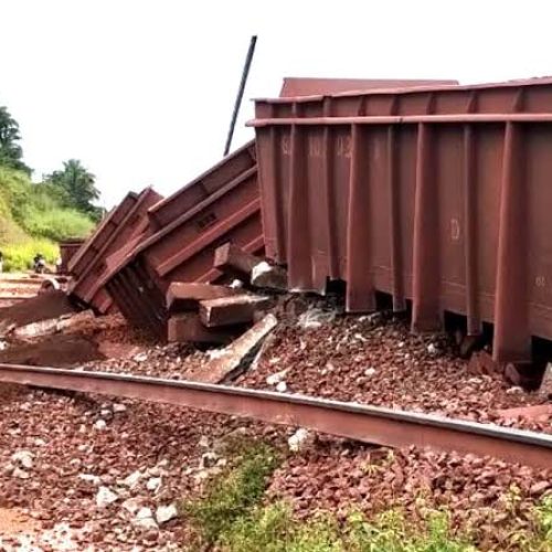 Trem de minério descarrila no MA e Vale suspende trem de passageiros na Estrada de Ferro Carajás
