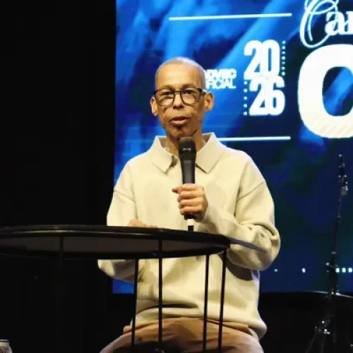 Cantor gospel Marquinhos Menezes morre após luta contra o câncer