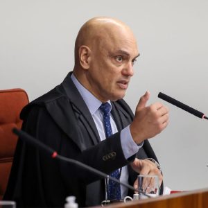 Decisão de Moraes contra Flávio gera críticas na cúpula da PGR