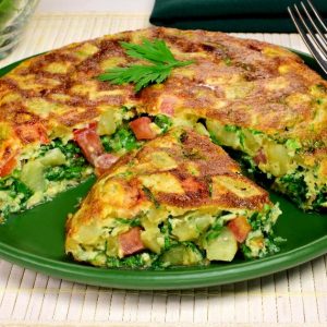 Omelete com batata-doce e espinafre