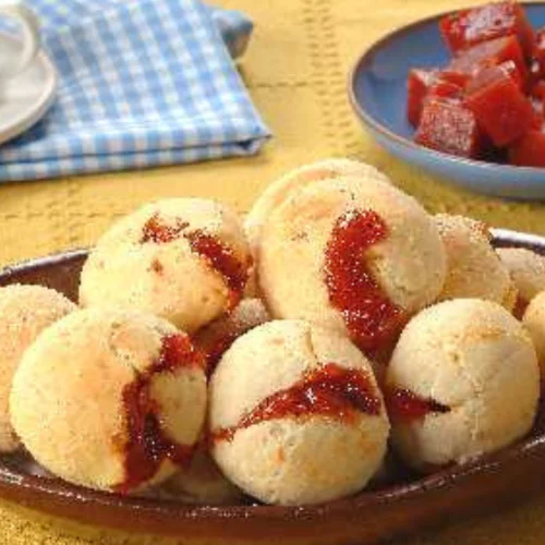 Pão de queijo com goiabada