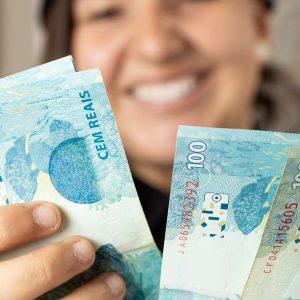 Brasileiros têm R$ 9,13 bi em valores para receber, informa BC