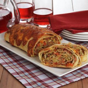 Rocambole de massa de pastel