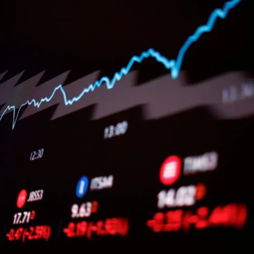Estrangeiro ingressa com recorde de R$ 10 bilhões na bolsa após 1º turno